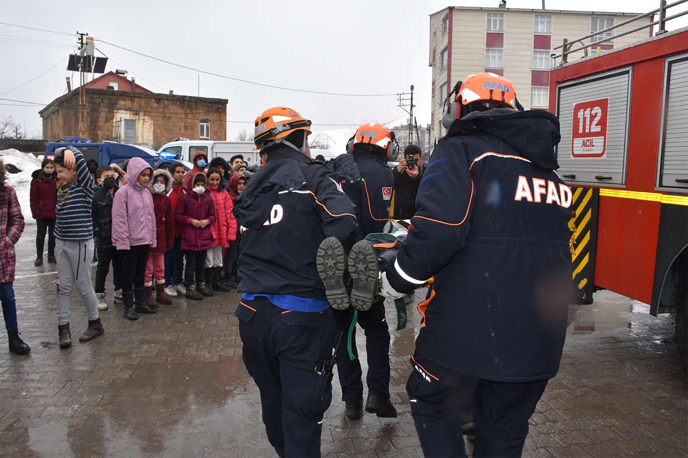 AFAD'tan okullarda gerçeği aratmayan "Deprem Tahliye Tatbikatı"
